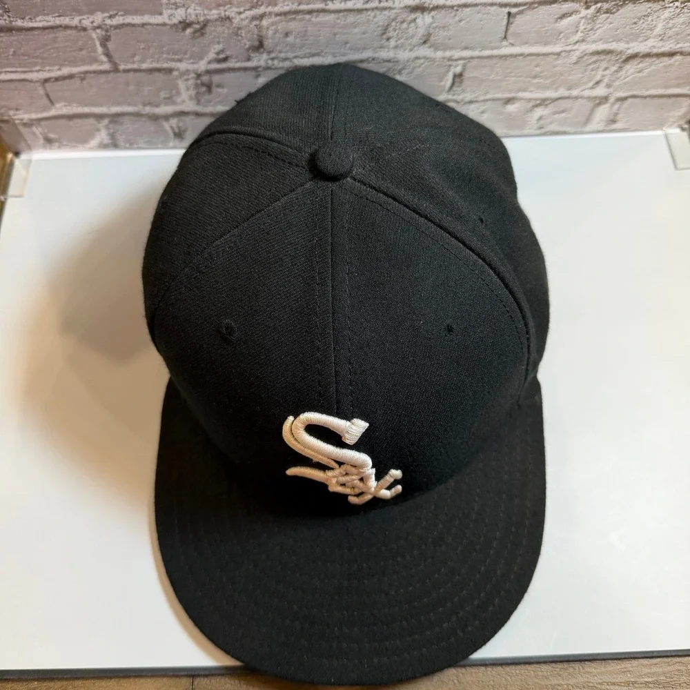New Era Chicago White Sox Hat Mens 7 3/4 Black 59FIFTY Fitted MLB Cap